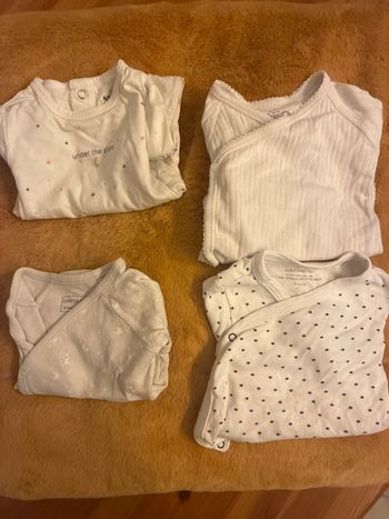 Vêtements 3mois . 1mois 
