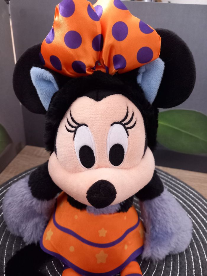 Peluche Minnie halloween 🎃 disney store 2019
Mesure 38cm - photo numéro 2