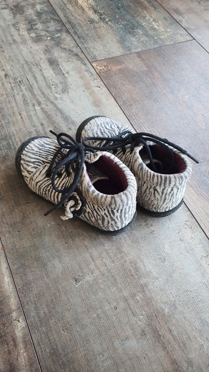 Chaussures mod8 taille 20 en très bon état - photo numéro 4