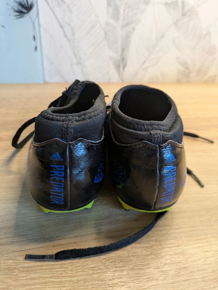 Chaussures foot adidas 31 - photo numéro 4