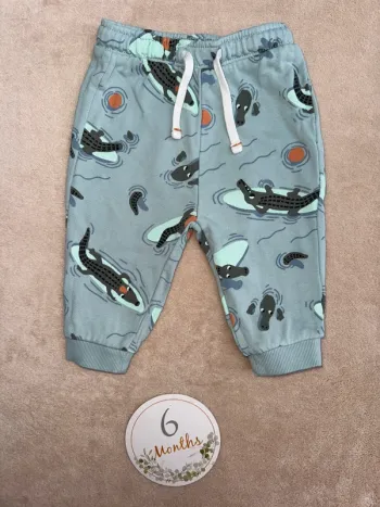 Jogging crocodile • Kiabi • taille 6 mois