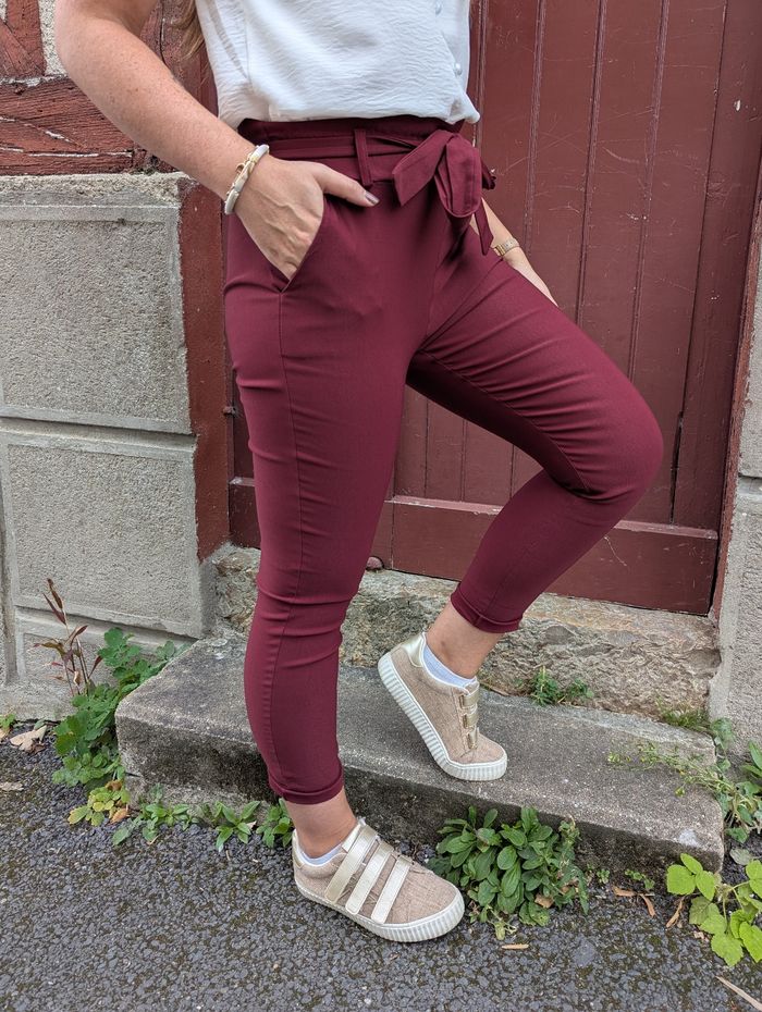 Pantalon Paperbag bordeaux stretch
Taille unique