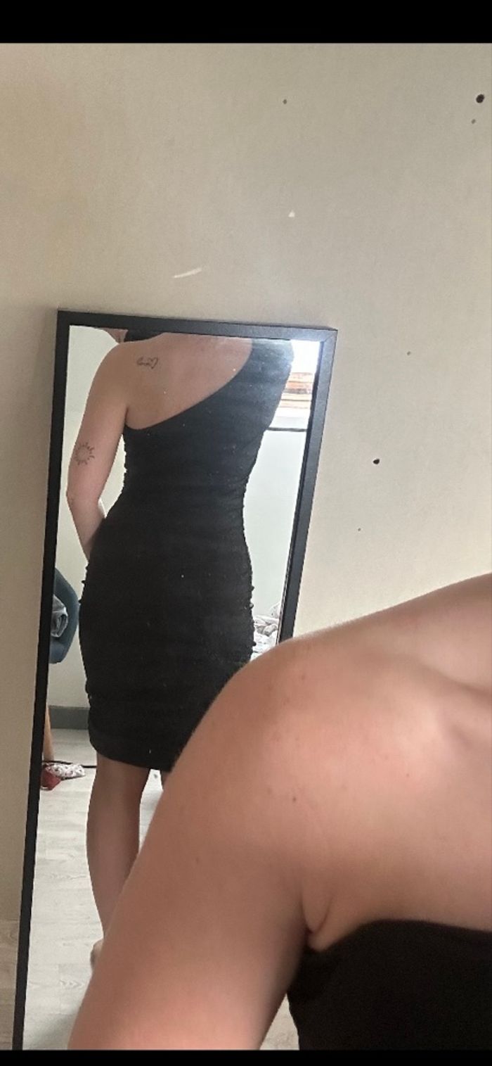 Petite robe noire - photo numéro 2