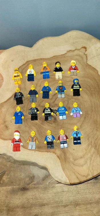 Lot de 20 figurines lego