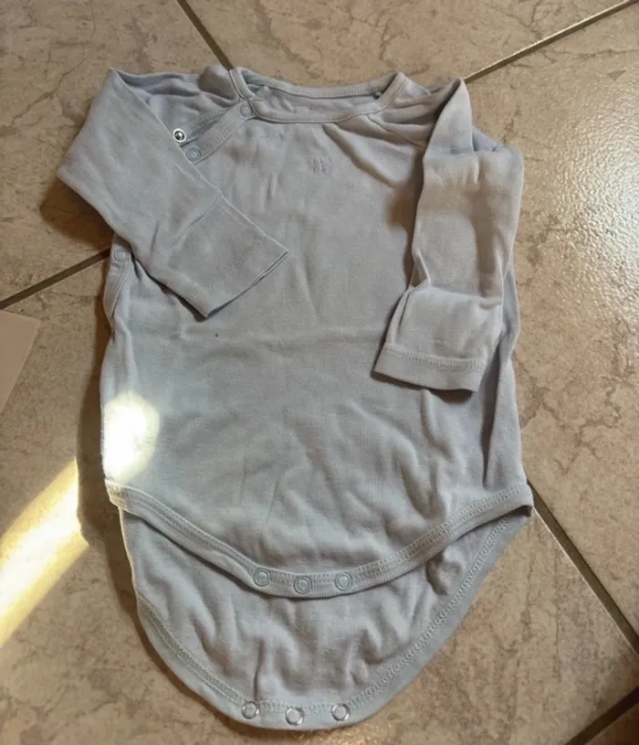 Lot de 3 body bodie 12 mois - photo numéro 10