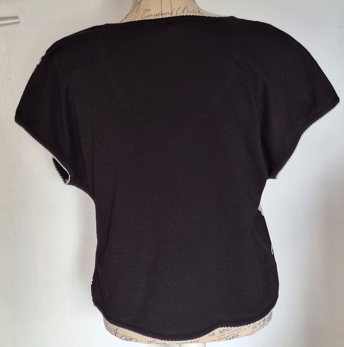 Superbe tee-shirt noir imprimé crème bohême - photo numéro 4