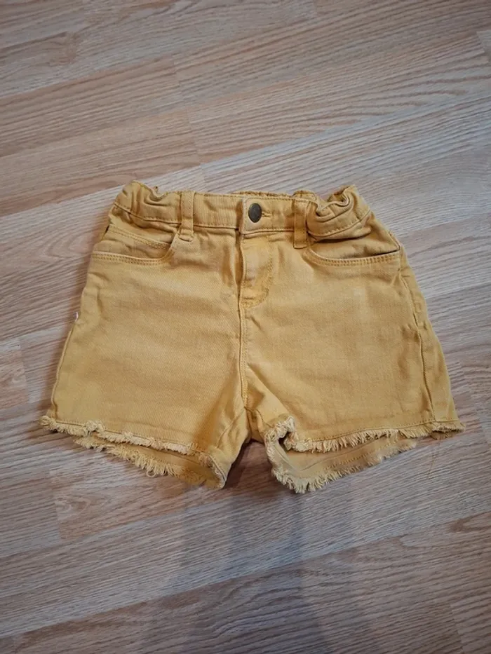 Short jean moutarde