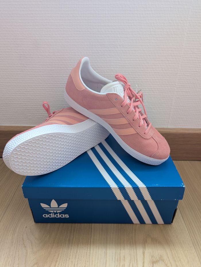 Adidas gazelle - taille 38 - neuve et authentique - photo numéro 4