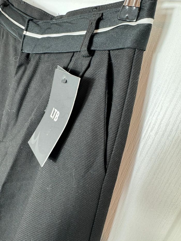 Pantalon classique LBD neuf - photo numéro 3
