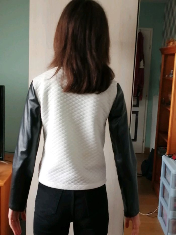 Veste blanche et noir - photo numéro 2