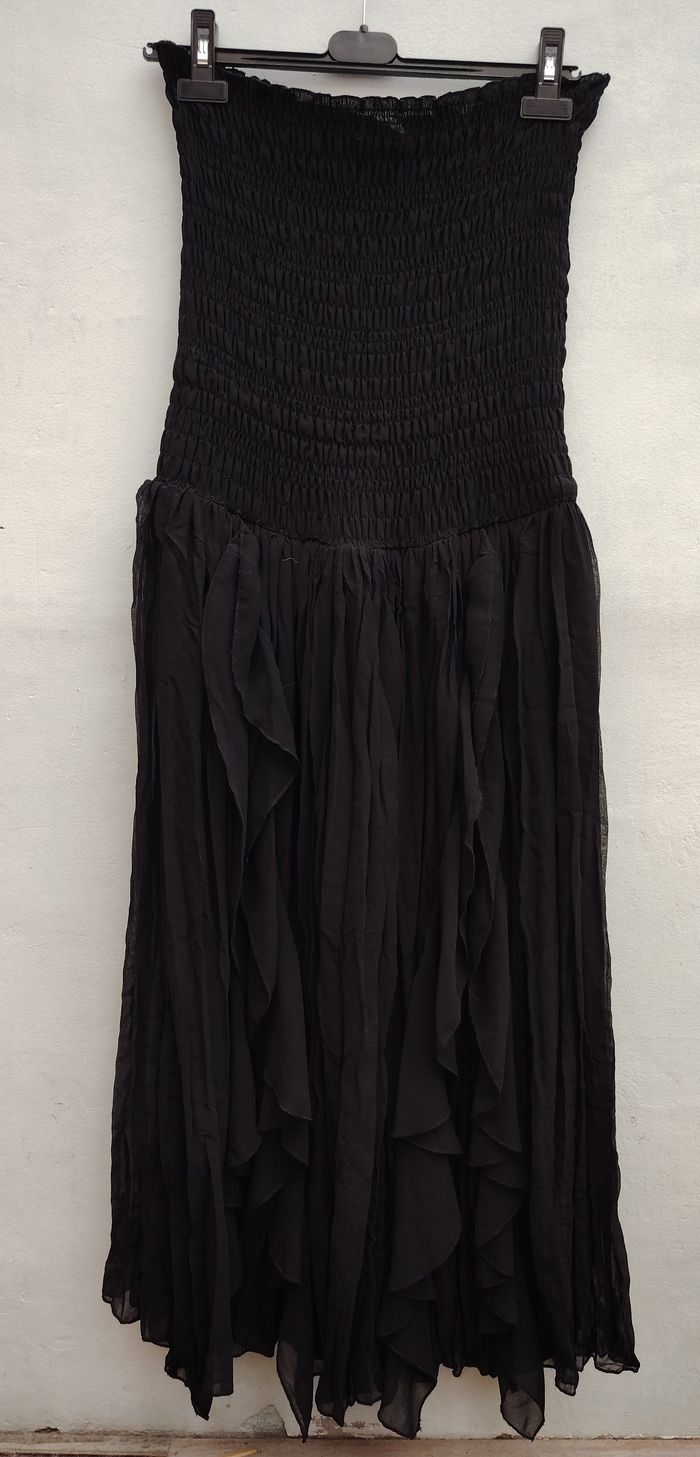 Robe longue noire Rita Ora x Primark XL – bustier smocké & volants fluides