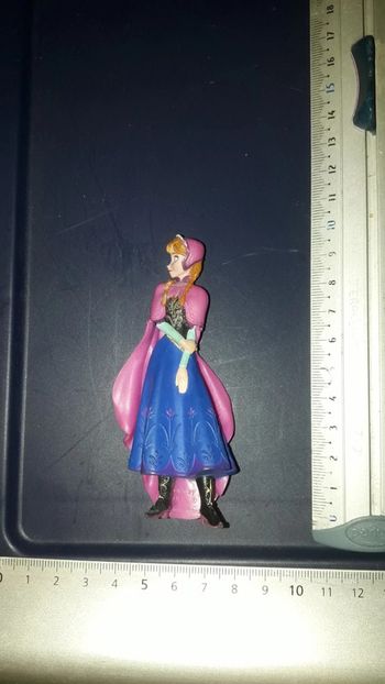 Reine des neiges figurine