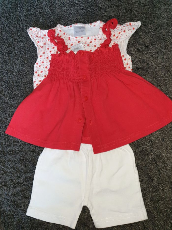 Ensemble 3 pièces neuf short + T-shirt + tunique 6 mois