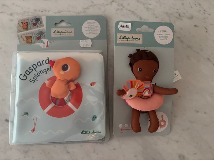 Poupée et livret de bain Les Lilliputiens