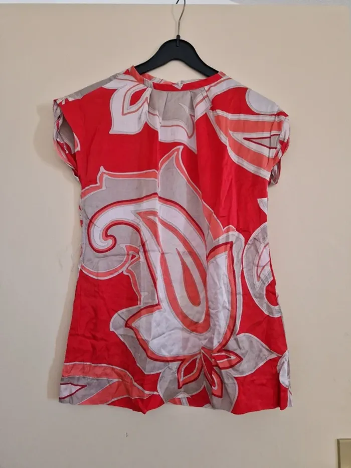 Blouse manches courtes rouge et beige