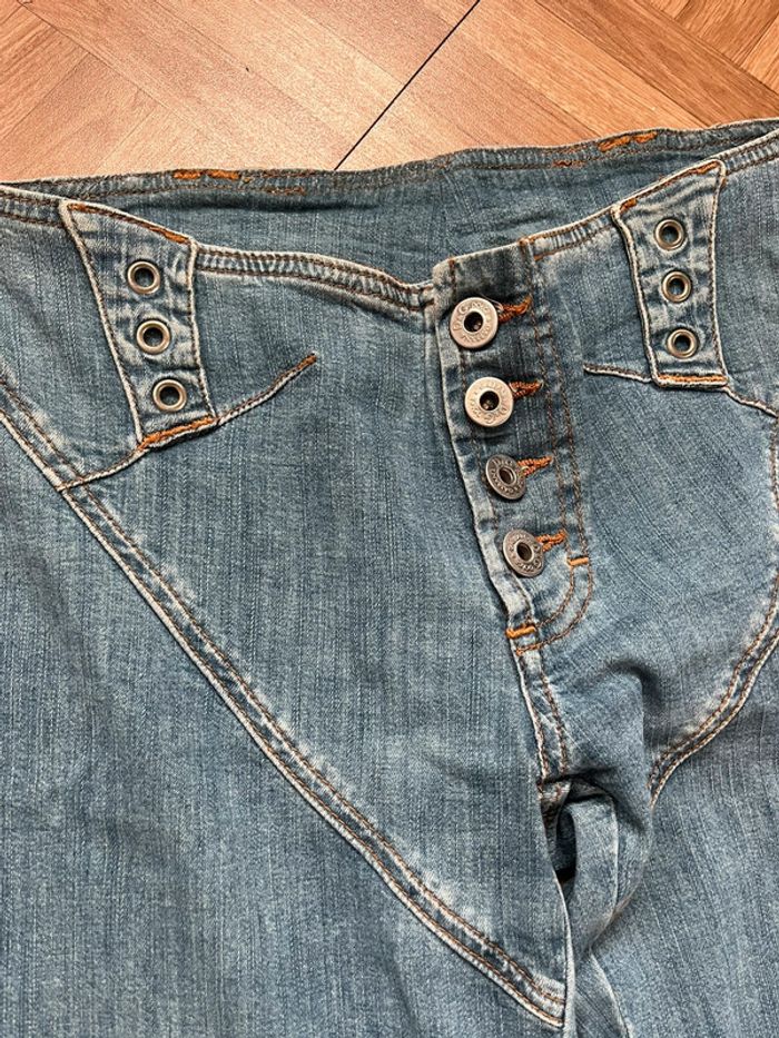 Pantalon jean à jambe large bleu vintage détails motifs côtés Y2K - Dolce & Gabbana - photo numéro 3