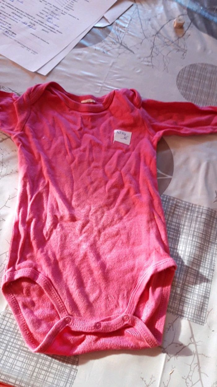 Body 12 mois rose peu porte