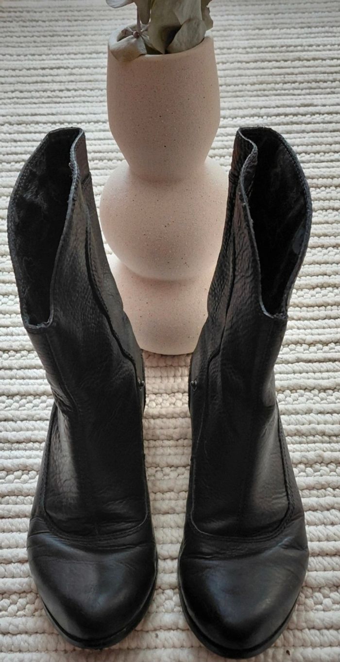 Bottines en cuir noire - photo numéro 2