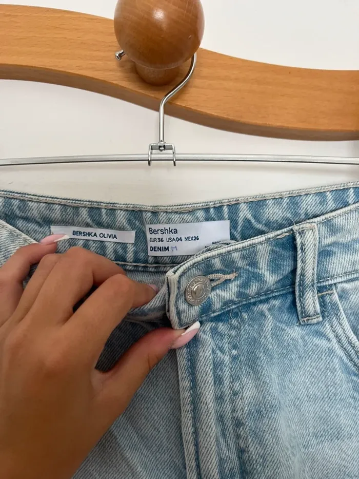 Jean mom troué Bershka - photo numéro 4