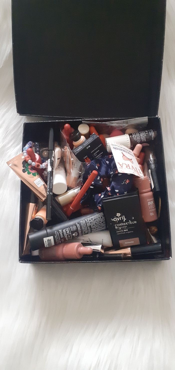 Lot cosmétiques - photo numéro 2