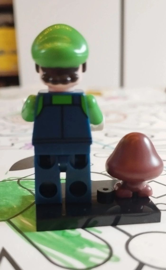 Personnage Lego neuf Luigi + goomba monde de mario Nintendo - photo numéro 2