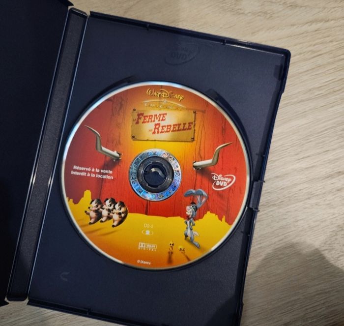 Dvd "La ferme se rebelle" 📀 - photo numéro 3