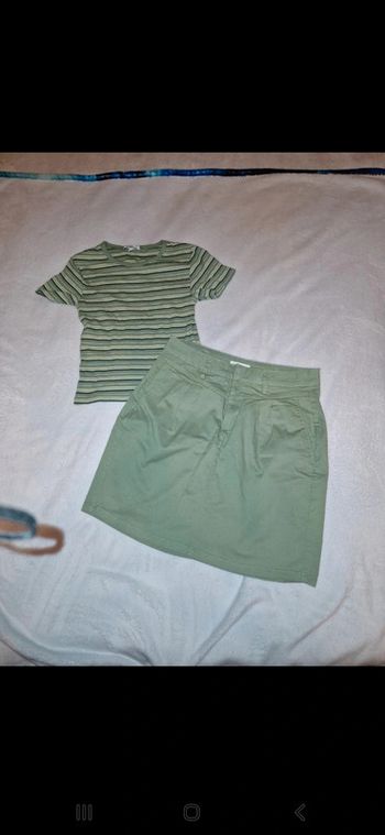 Ensemble jupe et t-shirt taille XS