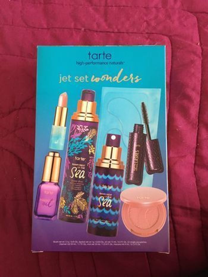 Coffret 7 produits Tarte neuf