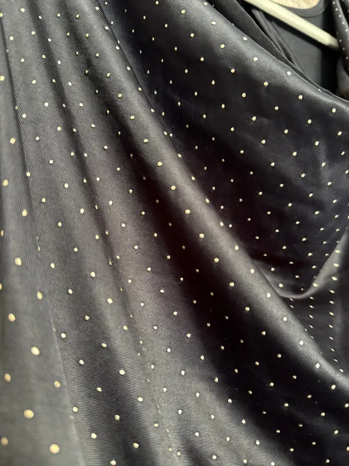 Robe moulante noire - photo numéro 4