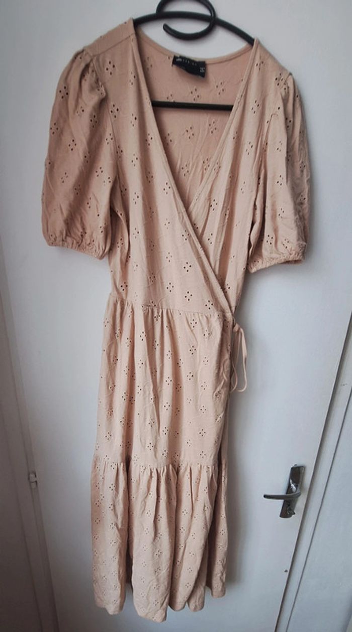 Robe d'été broderie anglaise Asos - photo numéro 2