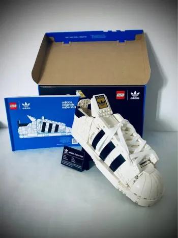 LEGO Icons 10282 - Adidas Original Superstar - Complet avec boîte et Notice