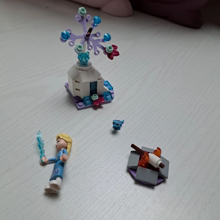 Lego 30559 le campement dans la forêt d'Elsa et bruni - photo numéro 4
