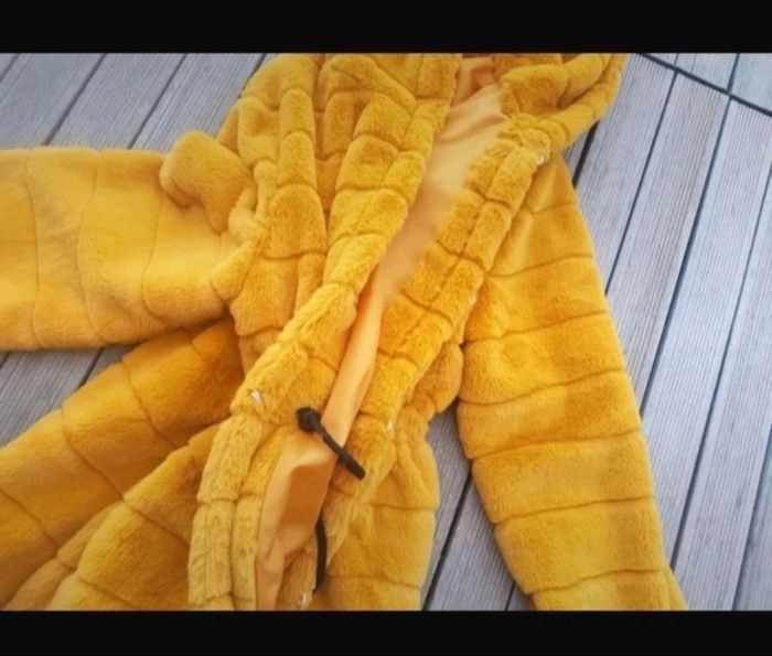 Manteau capuche poil fausse fourrure moutarde orangée Yu&Me - photo numéro 7