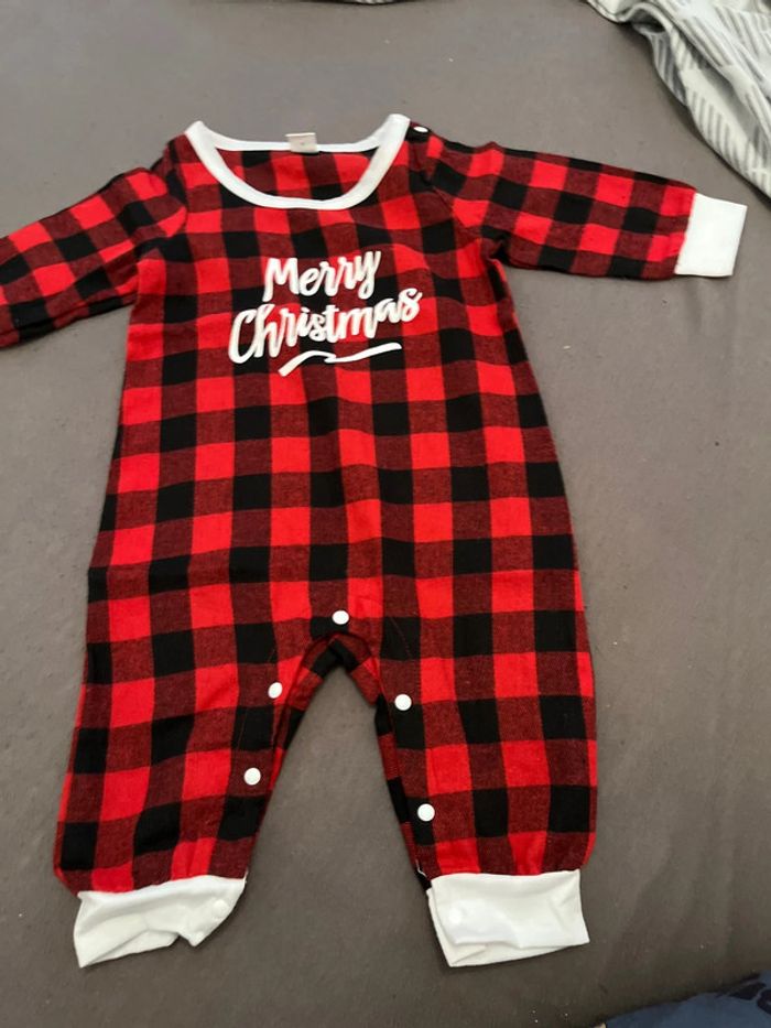 2 pyjamas - photo numéro 2