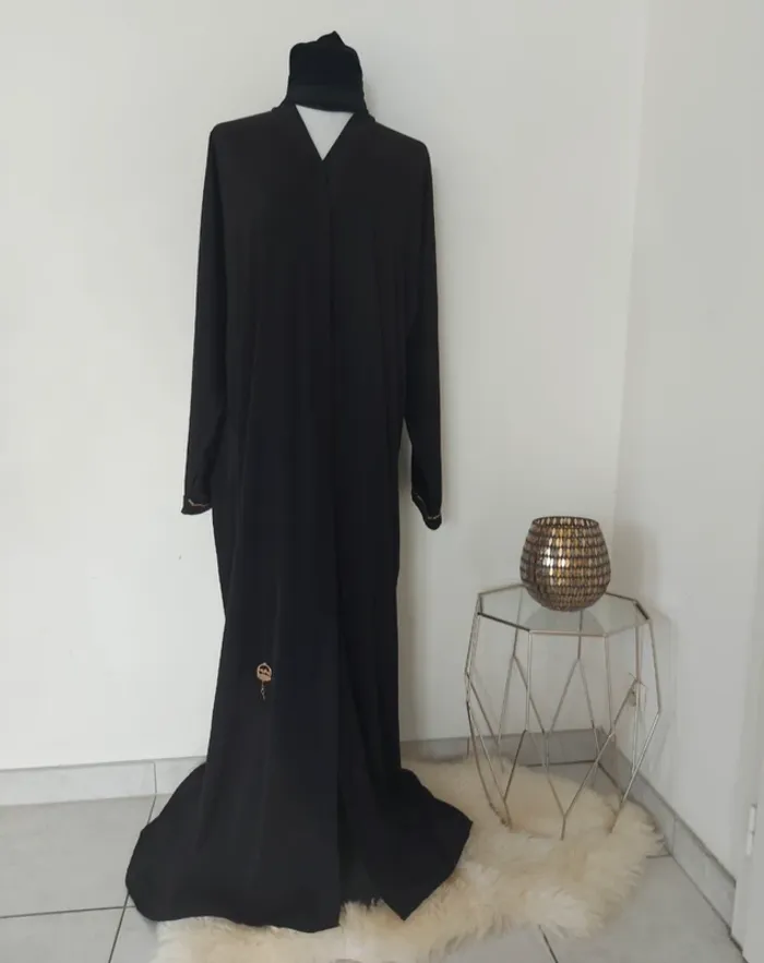 Robe noire zoom 1m50 à 1m55 - photo numéro 5