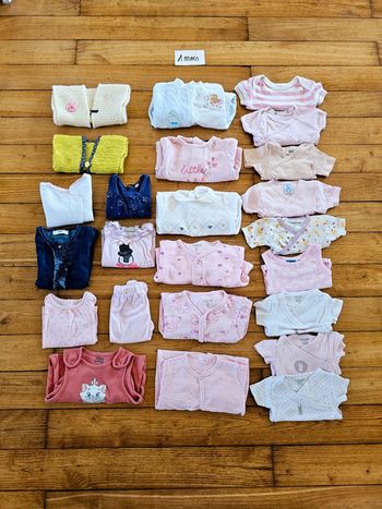 Grand lot de vêtements habits printemps été bébé fille 1 mois