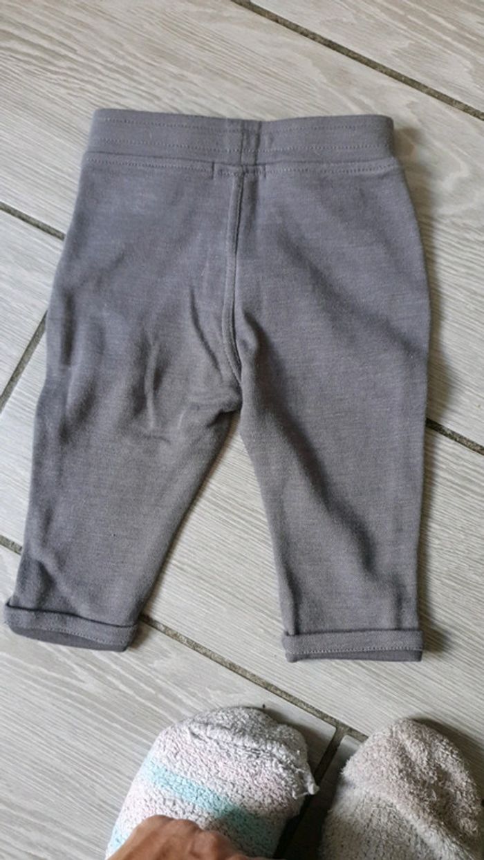 Pantallon okaidi neuf 6 mois - photo numéro 2