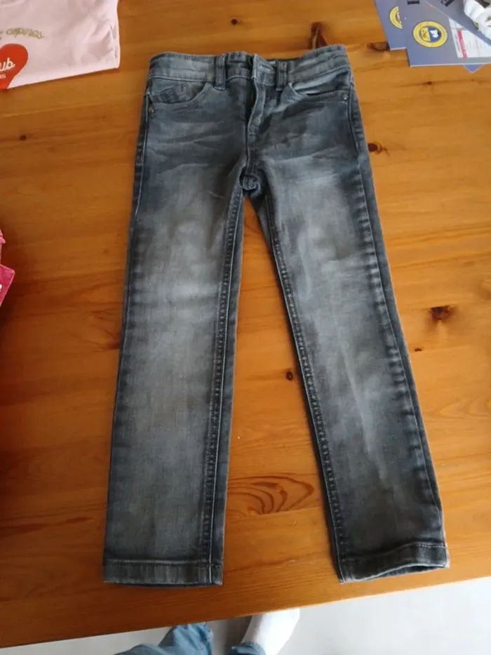 Lot de 2 pantalons en 4 ans - photo numéro 2