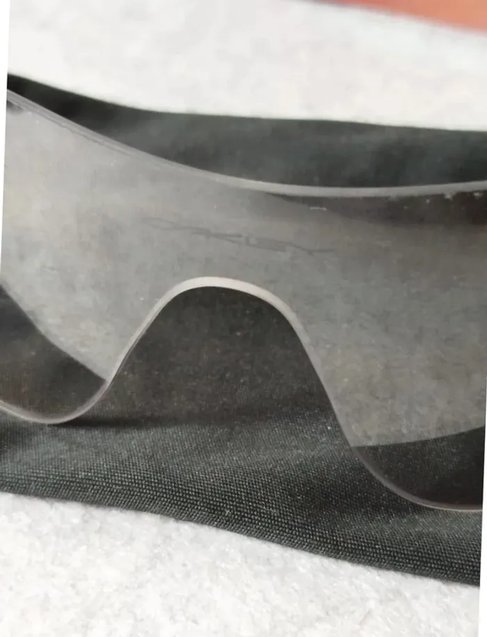 Lunettes Oakley Radar Ev path - Personnalisables - Housse - Verre transparent - Valeur 214€ - photo numéro 9