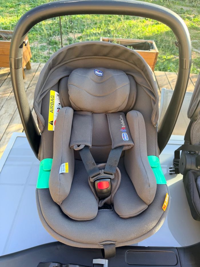 Poussette chicco trio alysia avec isofix - photo numéro 4
