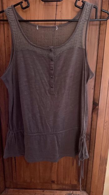 tee-shirt sans manche