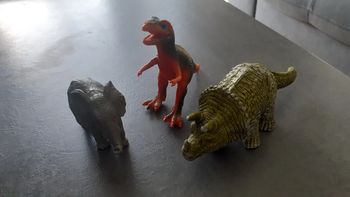 Figurines dinosaures