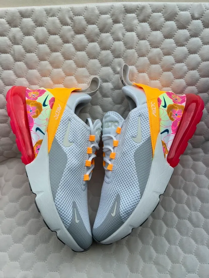 Nike air max 270 a fleurs 37.5 Neuve - photo numéro 2