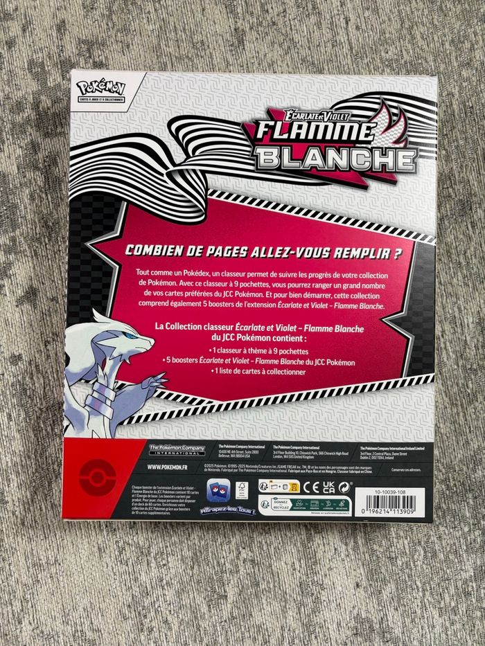 Pokémon Coffret Classeur EV10.5 Flamme Blanche - photo numéro 3