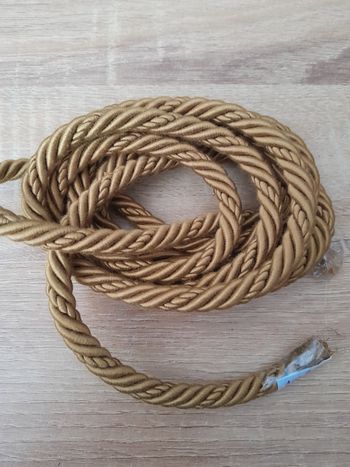 Cordre tressée doré 1m90 x 0,70cm
