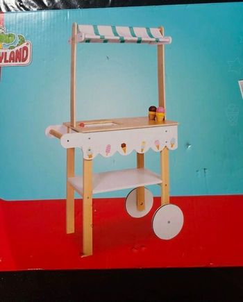 Chariot marchand de glaces 