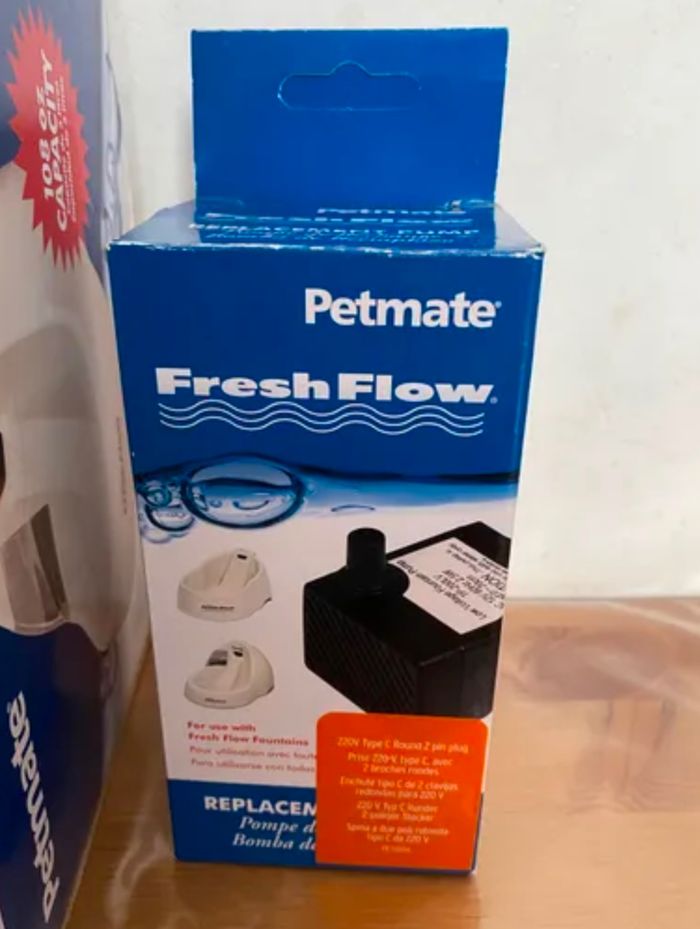 Fontaine à eau pour chat et chien + pompe et filtres de rechange - photo numéro 9