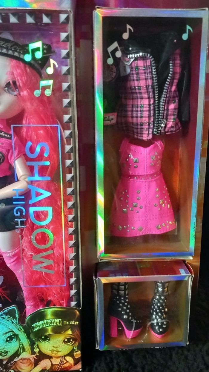 Poupée rainbow high Mara Pinkett shadow high néon rose groupe de rock - photo numéro 4