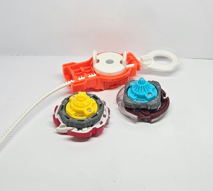 Lot Toupies Beyblade Burst - photo numéro 2