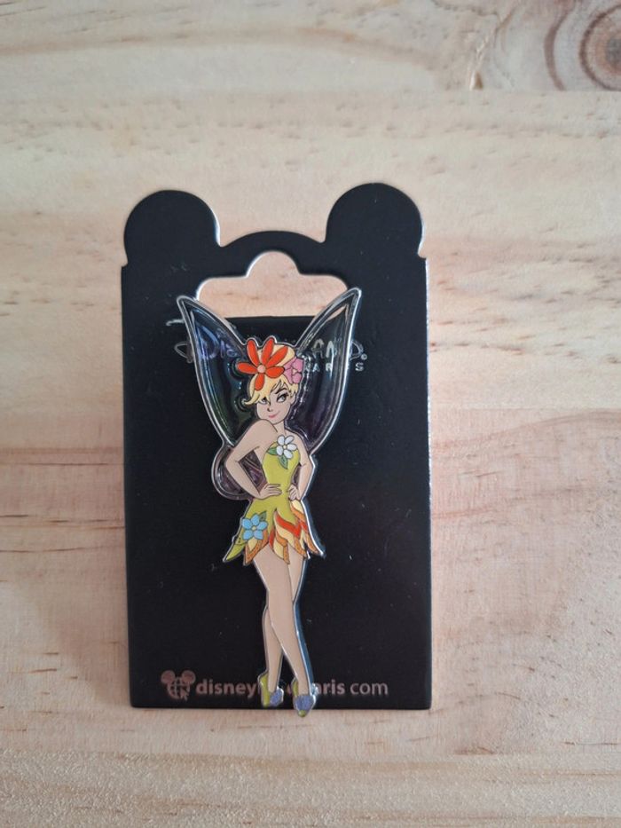 Pin's Disney Fée Clochette Collection Fleurs Neuf